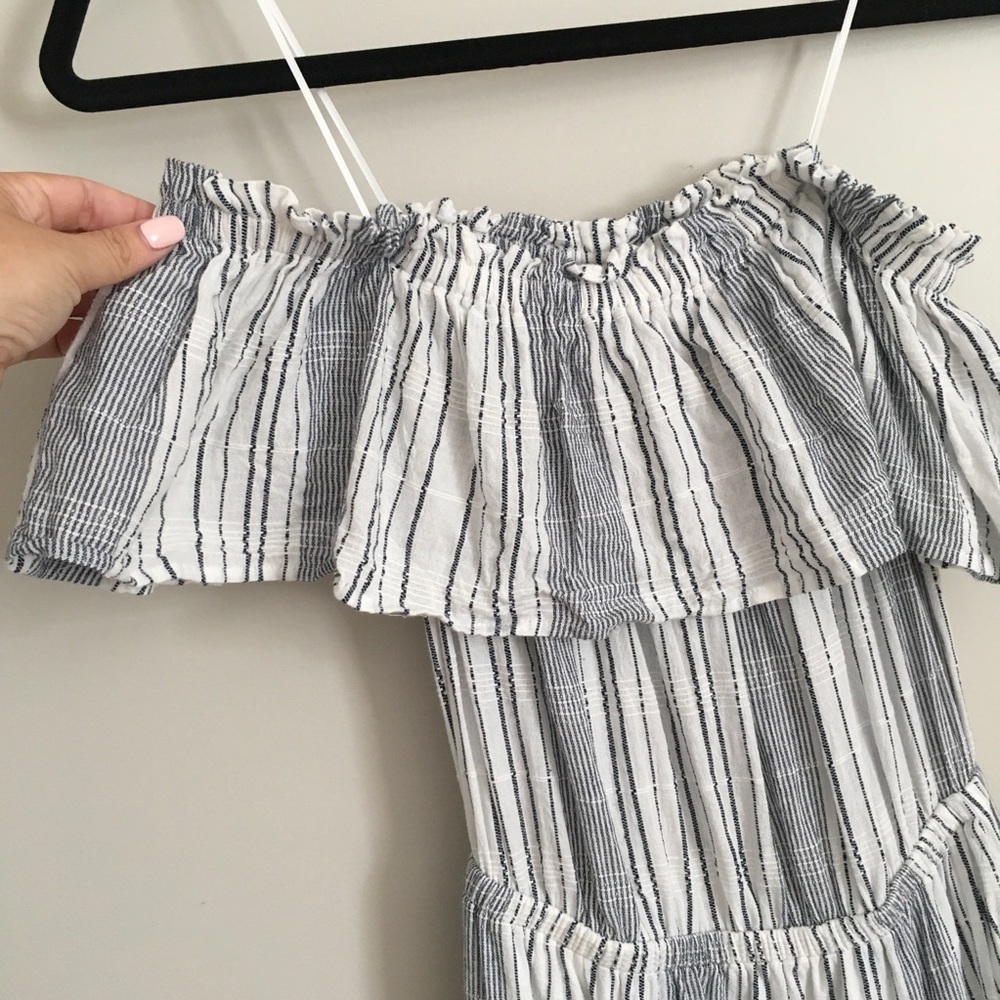 Express White & Black striped ruffle maxi dress XS - Picture 4 of 7